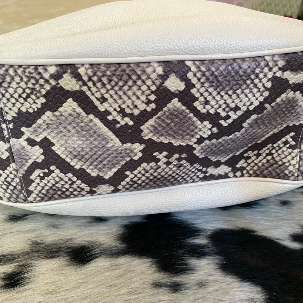 Coach Handbag 👜 - Picture 3 of 7